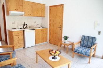 Pissouriana Hotel Apartments Экстерьер фото